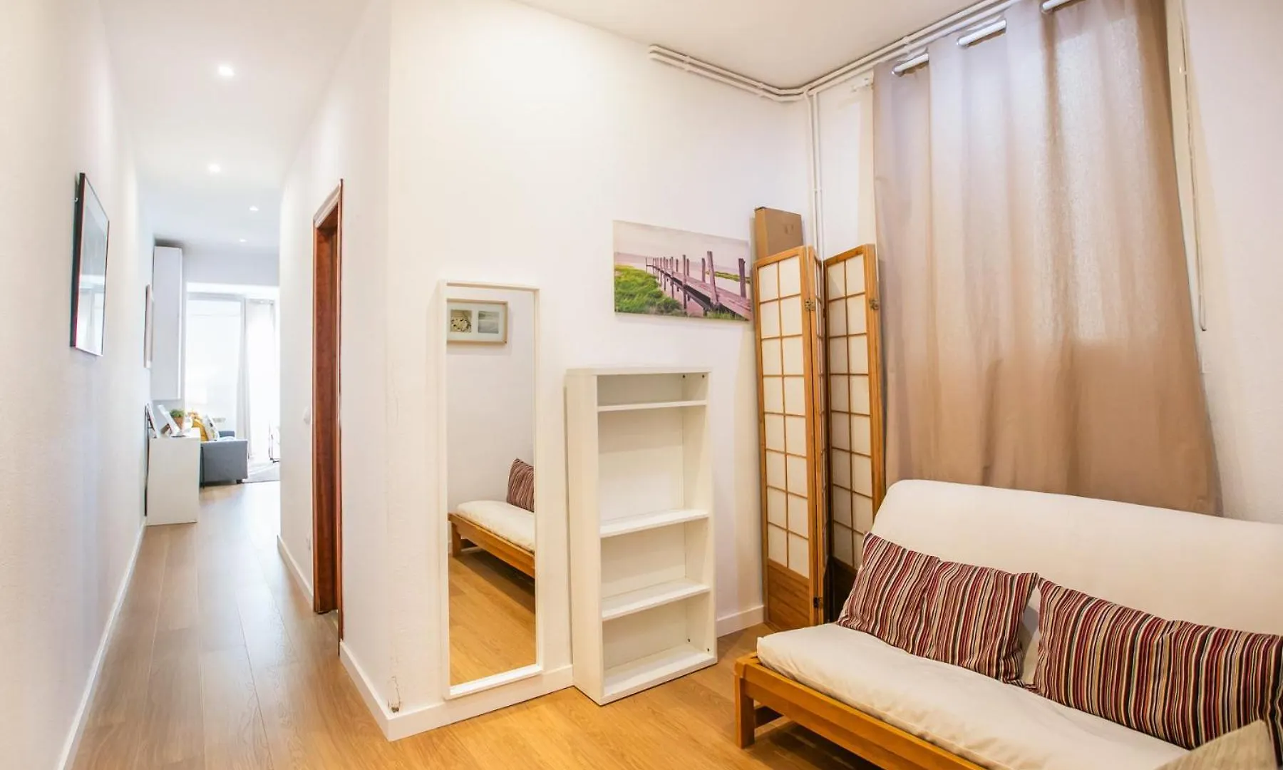 42Ara1026 - Spacious Apartment In Eixample 바르셀로나